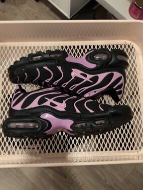 Nike Black and Pink CUSTOM Air Max Plus TN Sneakers